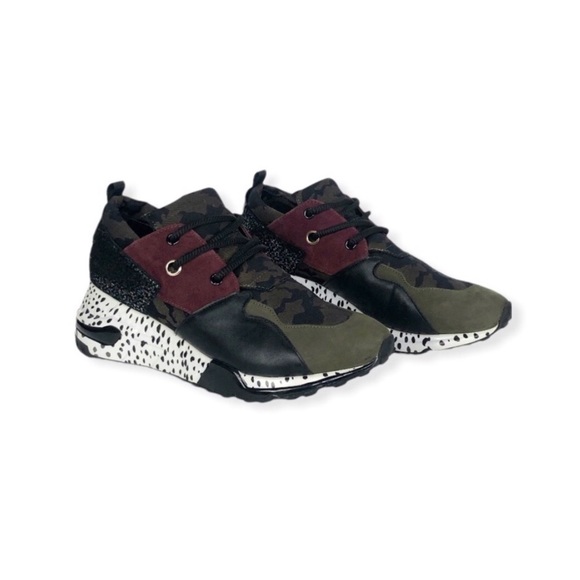 Steve Madden Shoes - Steve Madden Women’s Cliff Sneakers Camouflage Olive Green Black 9.5